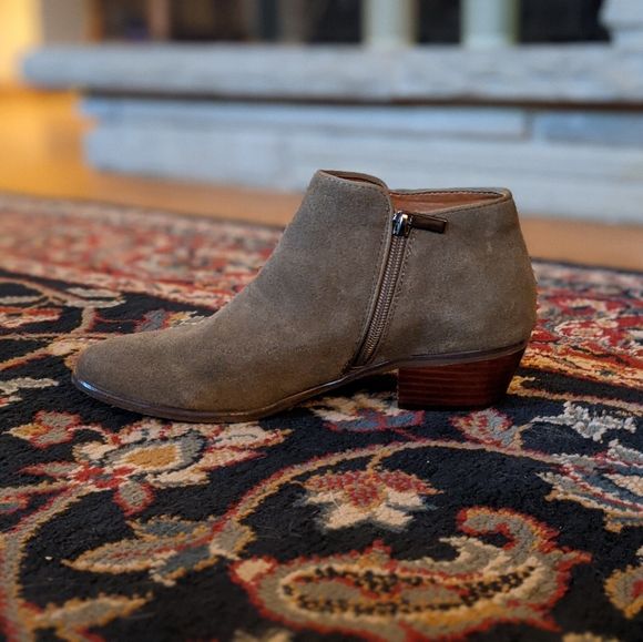 Crown Vintage Bootie - Picture 2 of 5